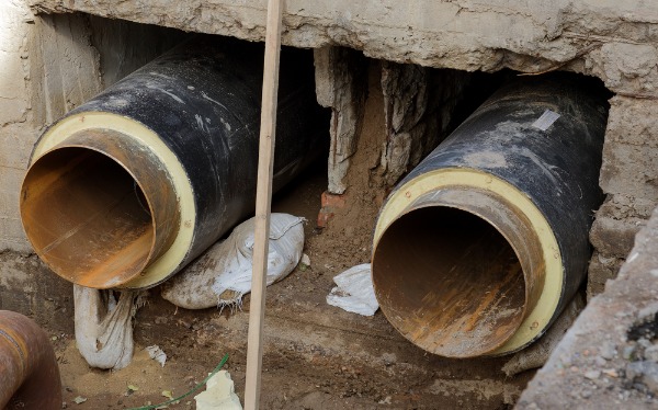 underground insulated pipe installation